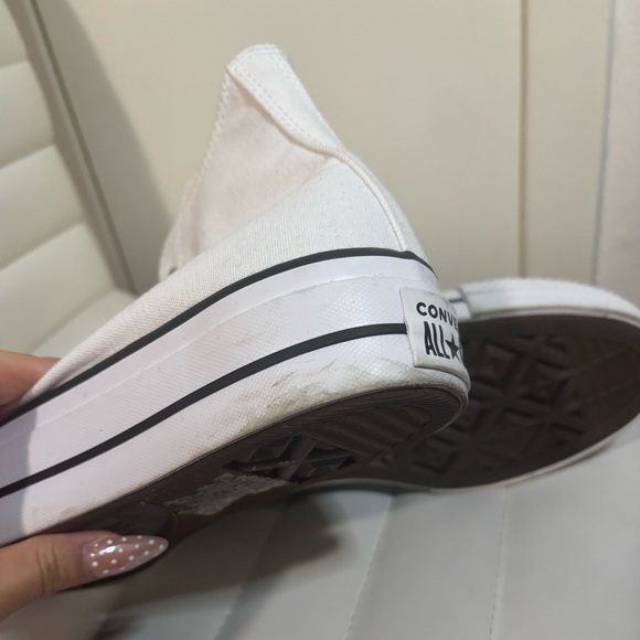 Converse Women’s Chuck Taylor All-Star Platform - Picture 14 of 15